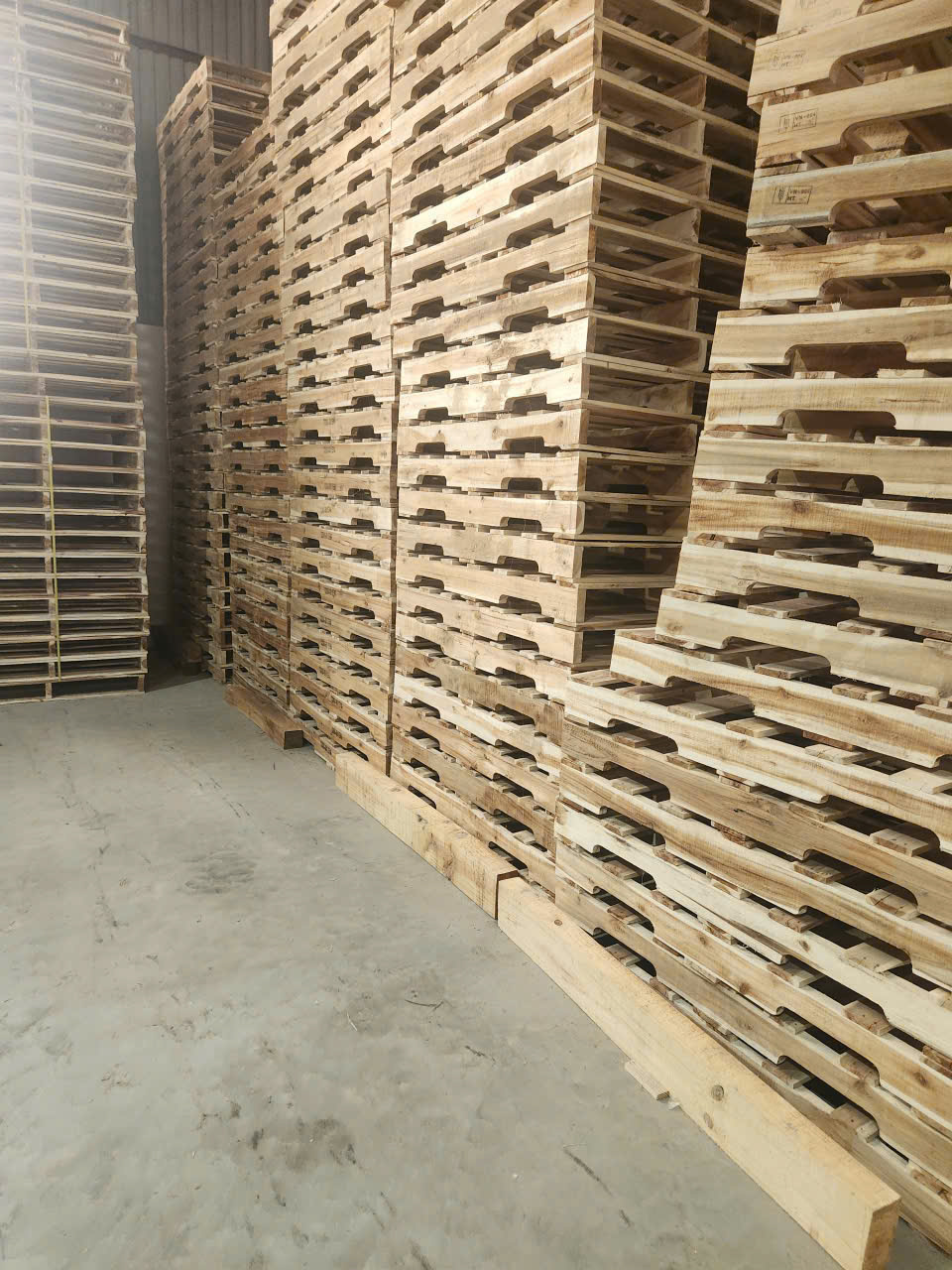 Pallet gỗ cũ - hình ảnh 5